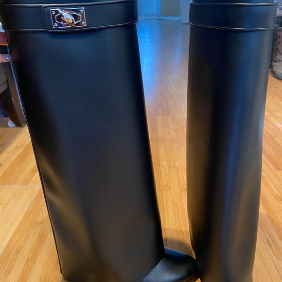 Original Givenchy Shark boots!!! - Picture 8 of 10